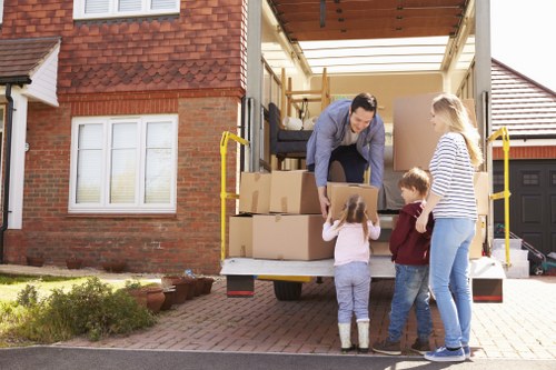 Customer service complaint review for a man and van moving company