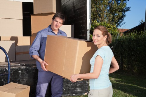 Removal van service for flats and apartments in Brompton